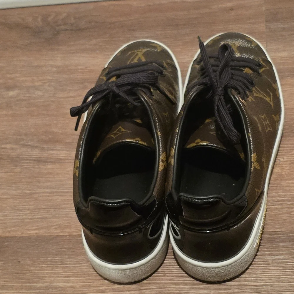 Louis vuitton frontrow shoes size 38